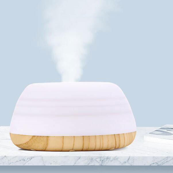 Tá Aeroiriúnú Feistithe Le Humidifier