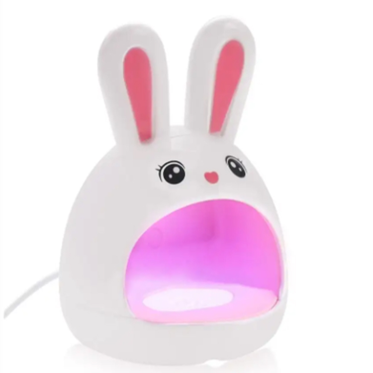 Conas a Imríonn Lampa Ingne tionchar ar Chaighdeáin Mhaisithe Gairmiúla ar fud an domhain?